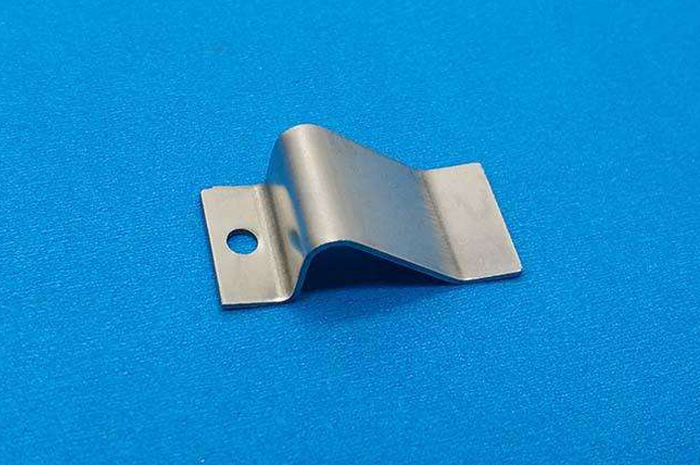 金属弹片 Por que os fragmentos de metal precisam passar por tratamento térmico?(pic1)