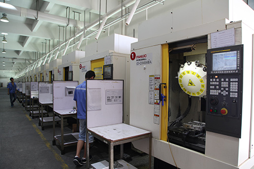 Centrum vybavení CNC zpracovatelských zařízení(pic1)