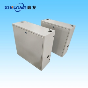 What are the requirements for surface heat treatment in the processing of cabinets and chassis?